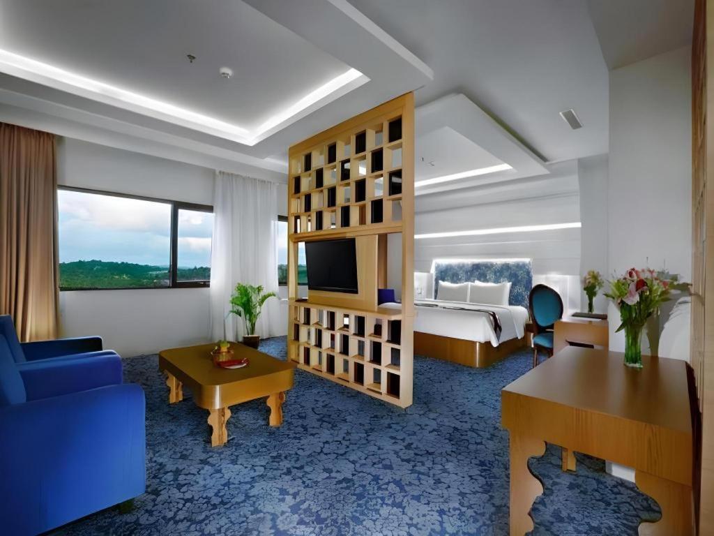 Ck Tanjungpinang Hotel And Convention Centre Exterior photo